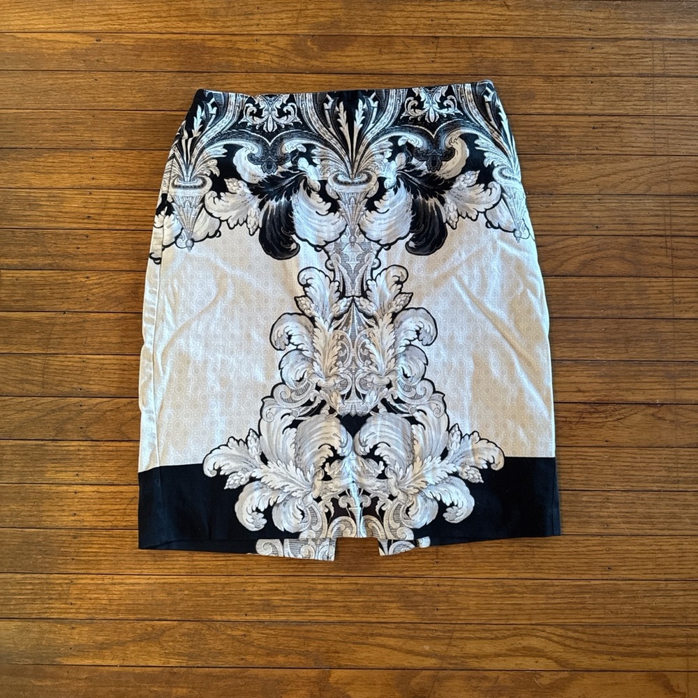 New York & Company Black and White Baroque Pencil Skirt